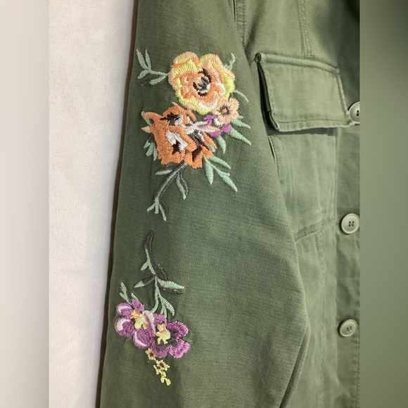 Levi's Floral Embroidered Florals Cotton Military Shacket Sz Med - Picture 6 of 8